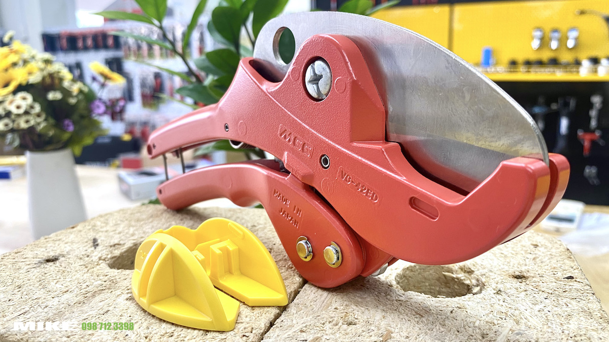 Khung nhôm sơn tĩnh điện VC-0342 cắt ống nhựa đường kính 42mm