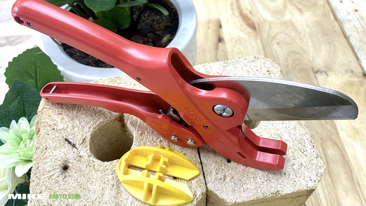 Ngàm đỡ ống kiểu chữ V trên kéo cắt ống nhựa VC-0342