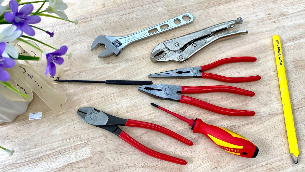 Bộ kìm tuyển chọn CBK05 gồm 5 cây cùng kích thước 200mm. Made in Germany