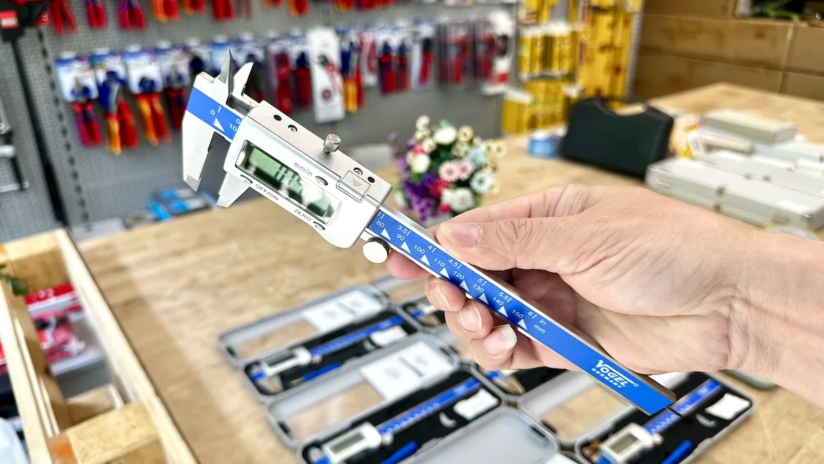 Thước kẹp điện tử 150 mm Vogel Germany 202043-3 màn hình số, đo ngoài, đo trong, đo độ sâu