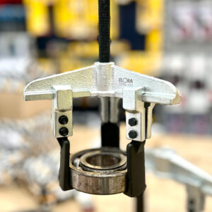 Dải ngàm rộng cho phép Cảo 3 chấu ELORA 327K tháo chi tiết Ø20–200 mm.