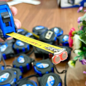 Thước cuộn 3m sợi thép Vogel Germany 141003 dùng thang đo mm duy nhất, vạch đen rõ ràng, dễ đọc trị số.