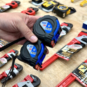 Thước cuộn 3m sợi thép Vogel Germany 141003 đạt chuẩn EC II, MID Code, bao bì vỉ nhựa trong có lỗ treo.