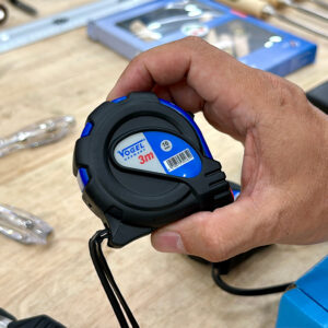 Thước cuộn 3m sợi thép Vogel Germany 141003 có vỏ nhựa chống va đập, tiện cho công nghiệp và dân dụng.