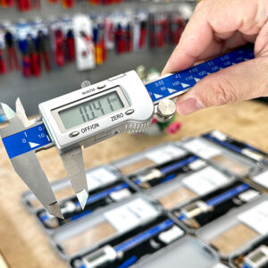 Thước kẹp điện tử Vogel Germany 202043-3 đo 150 mm, độ chia 0.01 mm, sai số ±0.02 mm, chuẩn DIN 862.