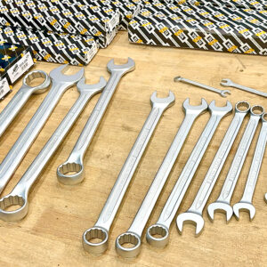 Cờ lê vòng miệng ELORA 203XL sản xuất từ thép Chrome Vanadium 31CrV3, đáp ứng tải xoắn cao trong cơ khí.