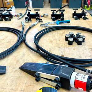 Mũi nêm BETEX 25TLS chỉ dày 8 mm, dễ chèn vào khe hẹp trong bảo trì và lắp ráp máy.