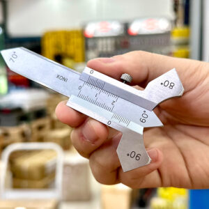 Vật liệu thép không gỉ đã tôi cứng và mài mịn giúp thước đo chiều cao đường hàn 474403 bền và ổn định.