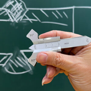 Với kích thước 98 × 59 × 5,2 mm, thước đo chiều cao đường hàn Vogel Germany 474403 dễ mang theo.