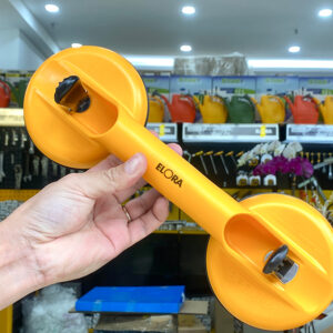 Giác hút kính xe hơi ELORA 280 hoạt động bằng nguyên lý hút chân không nhờ cao su mềm tạo chênh lệch áp suất.