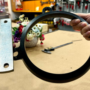 Phụ kiện đế xoay cho ê tô để bàn ELORA 1495D tối ưu quy trình gia công kim loại bằng chuyển động xoay linh hoạt.