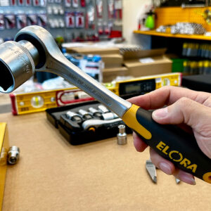 Cần tự động ELORA 770-L1Zi dùng đầu vuông 1/2 inch, chiều dài 250mm, cơ chế push-through, tối ưu đảo chiều thao tác.