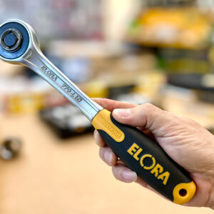 Góc quay 11,25 độ giúp Cần tự động ELORA 770-L1Zi hoạt động hiệu quả trong không gian thao tác hạn chế.