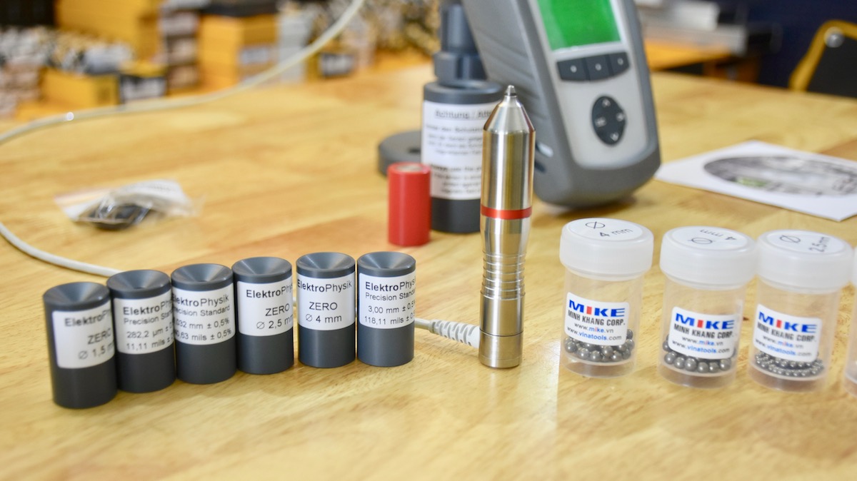 Các loại bi sắt và miếng chuẩn cho máy đo độ dày thành chai Minitest 7200FH