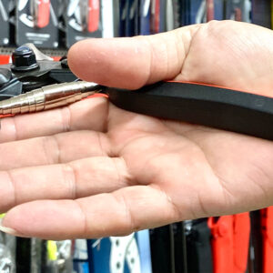 Kéo cắt tỉa cành FELCO 160S phù hợp vườn hoa, ban công, cắt cành mềm và cành khô nhỏ.