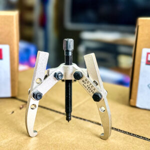 Cảo vòng bi vạn năng BETEX MP15/16 cho phép hoán chuyển linh hoạt giữa 2 chấu và 3 chấu, đáp ứng nhu cầu tháo lắp đa dạng trong công nghiệp.