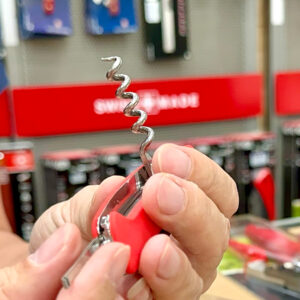 Dao nhíp bỏ túi FELCO 501 trọng lượng 60 g, chiều dài gấp 95 mm, tiện cho mang theo.