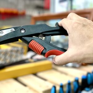 Kéo BESSEY D51A cắt vật liệu mỏng không tôi cứng