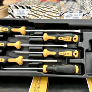 Bộ tua vít 6 cây ELORA MS-39 có trọng lượng 456 g, tiện dụng cho di chuyển và lưu trữ.