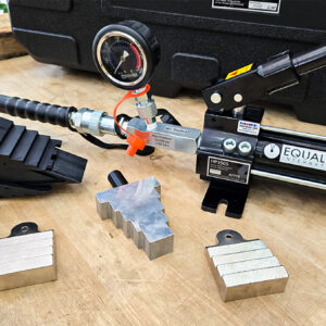 Bộ Equalizer SW15TESTD có ống thủy lực 700 bar dài 2m, thuận tiện kết nối, đảm bảo áp suất ổn định khi vận hành.