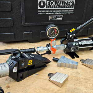 Equalizer SW15TESTD gồm khối chèn bậc 6–62 mm, hỗ trợ nhiều khe hở mặt bích khác nhau trong hệ thống công nghiệp.