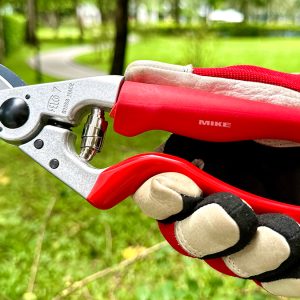 Kéo cắt tỉa cành FELCO 7 được sản xuất tại Thụy Sỹ, đáp ứng tiêu chuẩn chất lượng cao.