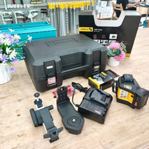 Khoảng cách chiếu laser tối đa của Máy cân bằng laser đỏ LAX 600 lên đến 40 m trong điều kiện thích hợp.