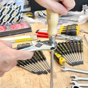 Trong ELORA 600-S6, các mã 636-IS 75–150 và 656-PH1, PH2 bao phủ nhiều nhu cầu lắp ráp, sửa chữa cơ khí.