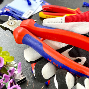 Kìm cắt cạnh Knipex 14 dài 160 mm, thép điện vanadi rèn, đảm nhiệm cắt dây mềm và cứng thông dụng.