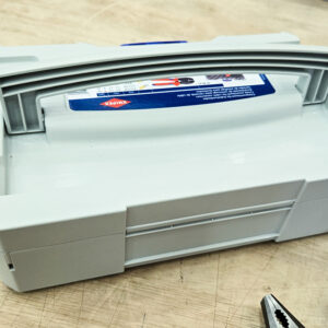 Bộ kìm bấm cos Knipex 97 90 21 sử dụng kìm PreciForce với cơ cấu bánh cóc và khuôn ép kiểu mỏ kẹp, lực ép ổn định, không làm hỏng lõi dây hay biến dạng cos, giúp tạo mối nối điện chắc chắn, an toàn.