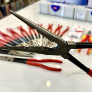 Kìm mỏ nhọn đầu thẳng Knipex 28 71 280 trọng lượng 235 g, phân bố đều, cho phép giữ ổn định trong thao tác kéo dài, đặc biệt khi làm việc ở tư thế nghiêng.