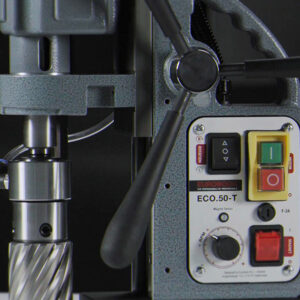 Máy khoan từ Euroboor ECO.50-T sử dụng trục Weldon 19,05 mm và đầu côn MT2, tương thích nhiều loại đầu khoan và đầu gắn taro phổ biến trên thị trường hiện nay.
