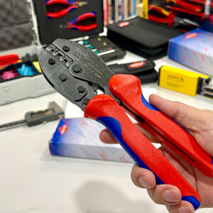 Kìm bấm cos PreciForce Knipex 97 52 35 dài 220 mm, khối lượng 494 g, tay cầm đa thành phần chống trượt.