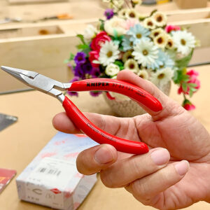 Knipex 37 33 125 chuyên dùng trong lắp ráp điện tử, đồng hồ và cơ khí chính xác.