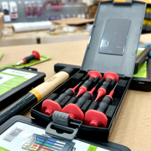 Bộ đột chốt song song Rennsteig 425 502 6 có đầu va đập an toàn, chống nứt vỡ và hạn chế biến dạng.