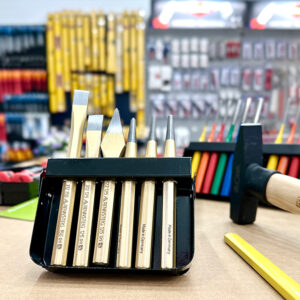 Bộ đục hỗn hợp Rennsteig 421 002 0 dùng thân bát giác, tạo độ chắc khi cầm và gõ búa.