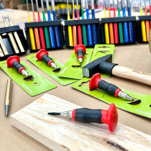 Đột tâm tự động Rennsteig 430 229 hoạt động bằng lực nhấn tay, điều chỉnh lực 20–50 N, không cần búa hỗ trợ.