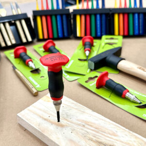 Đột tâm tự động Rennsteig 430 229 gọn nhẹ, trọng lượng 53 g, kích thước 100 x 30 x 30 mm, thao tác thuận tiện.