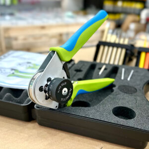 Kìm bấm cos Rennsteig MicroCrimp 8.75 bảo dưỡng; tránh bấm vật liệu 35 HRC; hiệu chuẩn đơn vị ủy quyền.