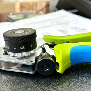 Kìm bấm cos Rennsteig MicroCrimp 8.75 indent 4/8 cho giắc circular; dải 0,14–6,0 mm²; ratchet nhả cuối; MIL-DTL-22520; hàng không.